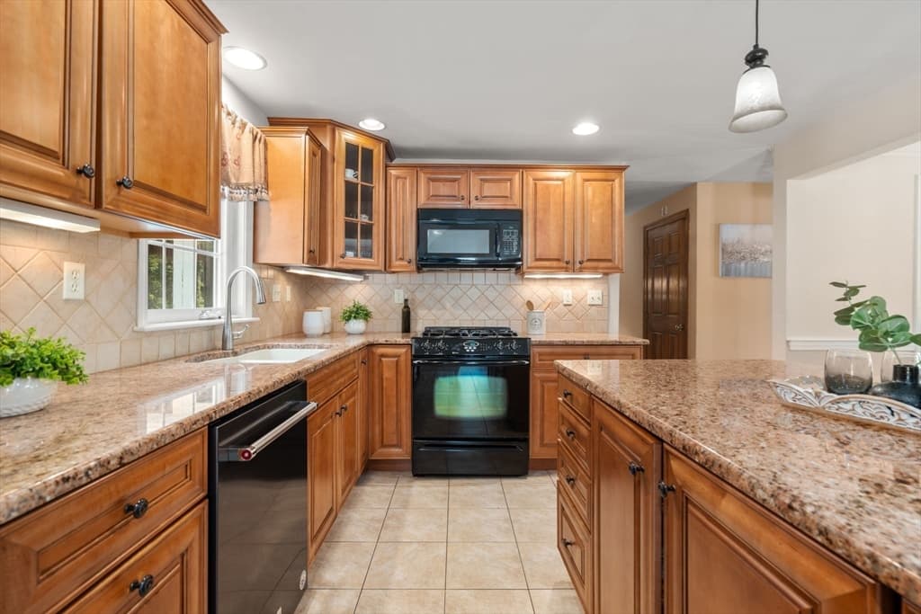 27 Irene Ave, Billerica MA 01821 photo 5