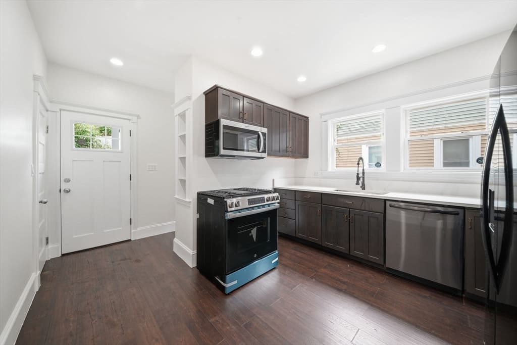 303 Alewife Brook Pkwy, Somerville MA 02144 photo 6