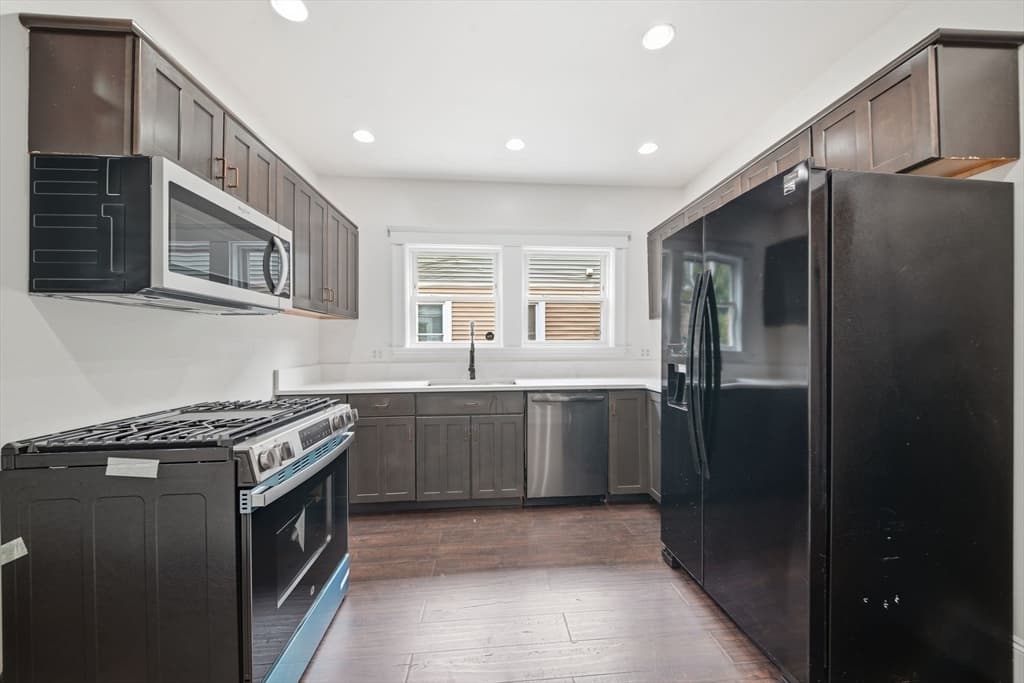 303 Alewife Brook Pkwy, Somerville MA 02144 photo 8