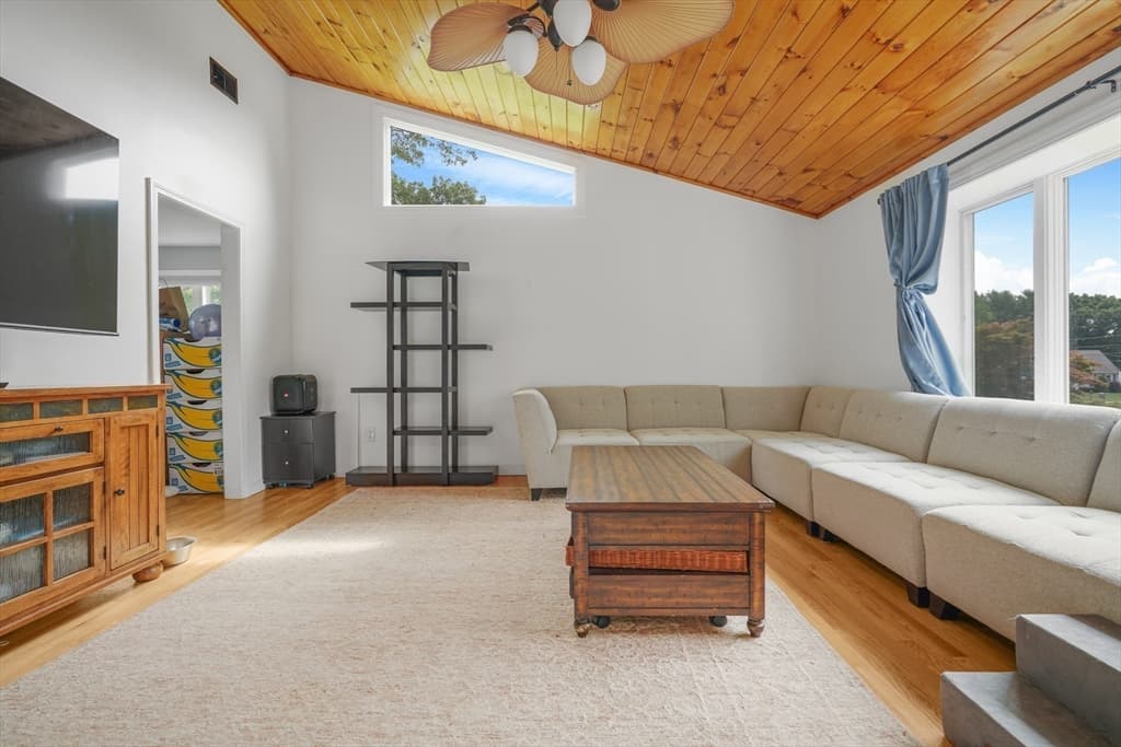 37 Slade St, Swansea MA 02777 photo 12