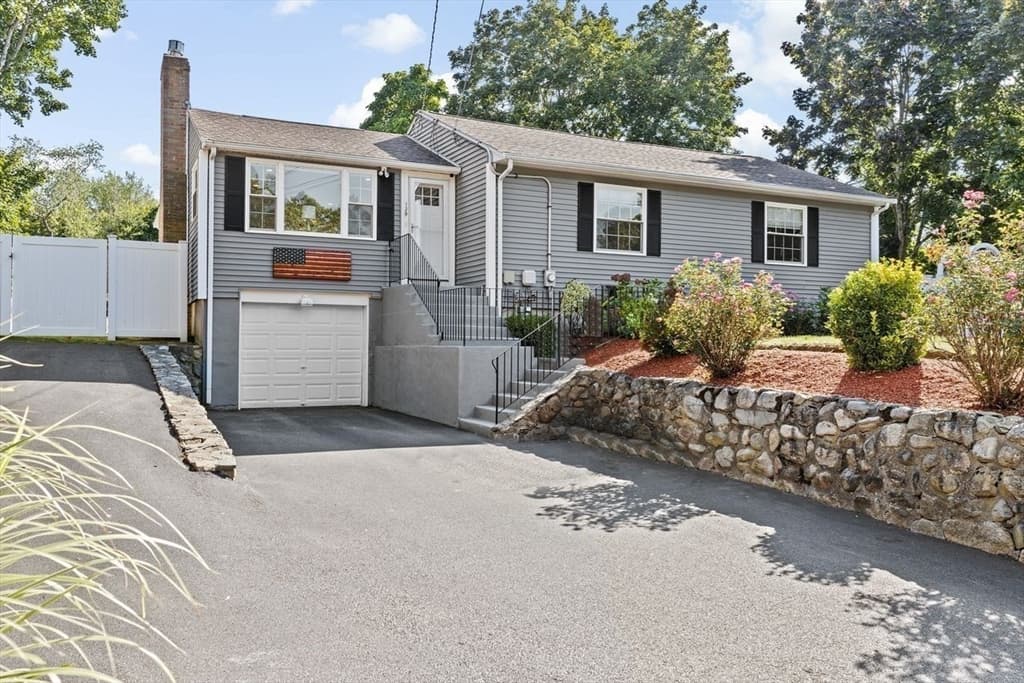 129 Chief Justice Cushing Hwy, Hingham MA 02043
