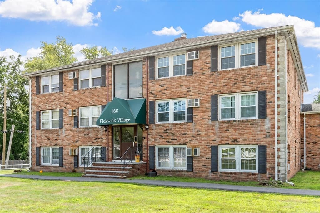 160 Tyngsboro Road # 12c, Chelmsford MA 01863