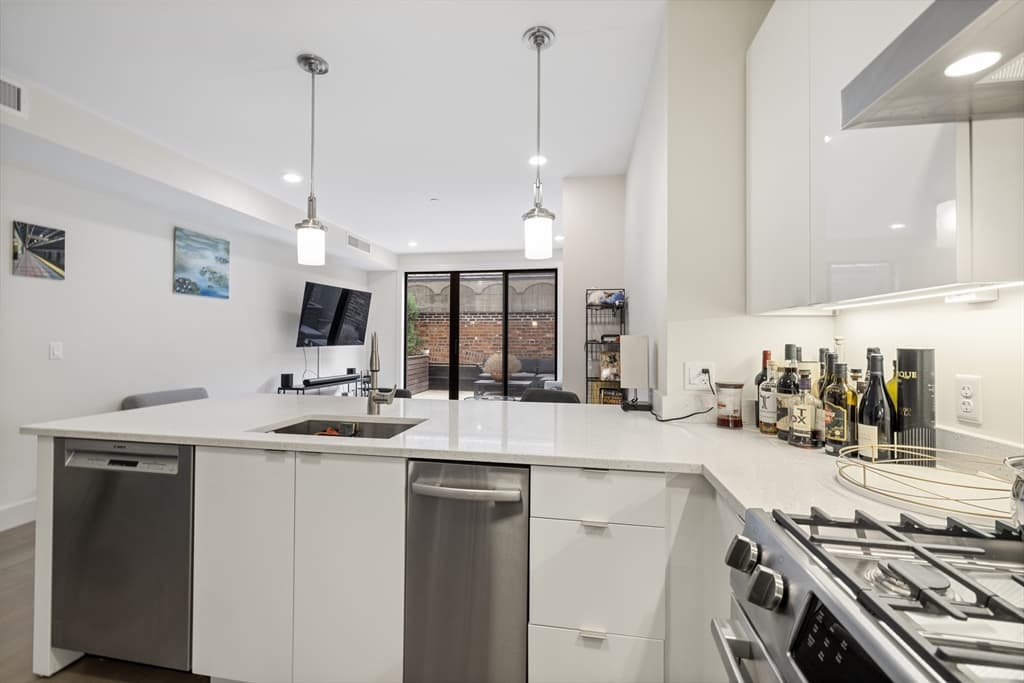 121 Portland Street # 707, Boston MA 02114 photo 14