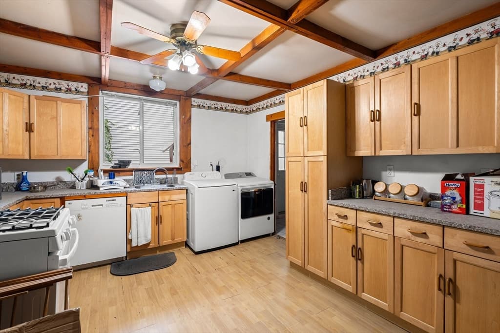 192 Lexington St, Boston MA 02128 photo 23