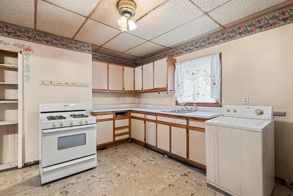 192 Lexington St, Boston MA 02128 photo 14