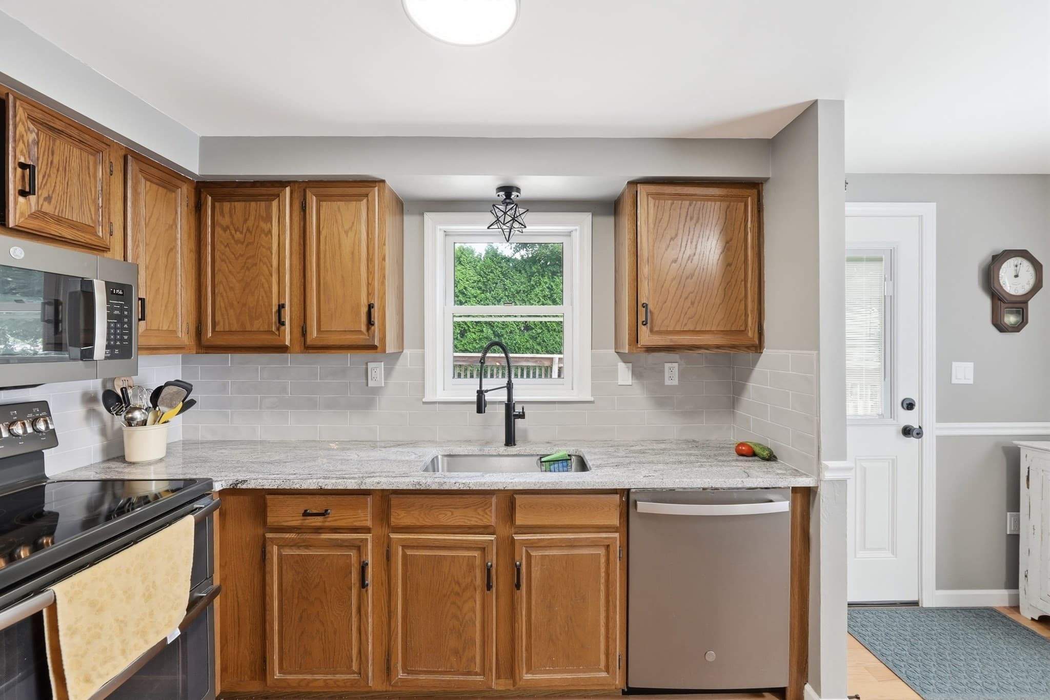 Single Family Residence at 10 Scandinavia Ave, Worcester MA 01603, photo 11 of 37