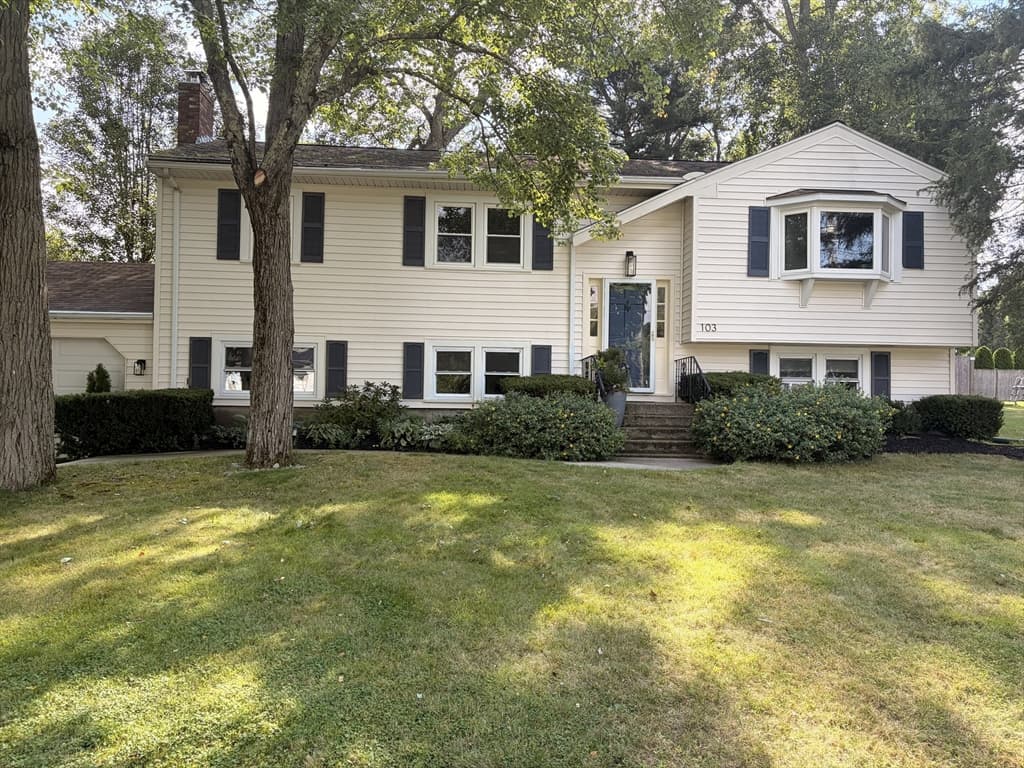 103 Kotlik St, Stoughton MA 02072 photo 2
