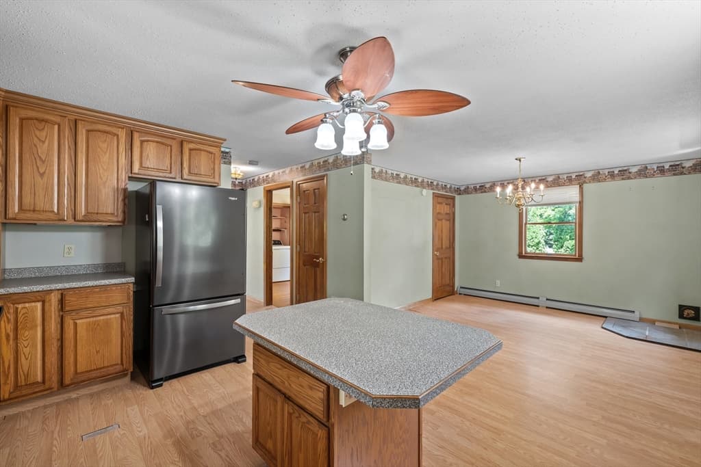 22 Smithville Rd, Spencer MA 01562 photo 2
