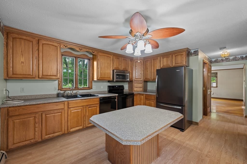 22 Smithville Rd, Spencer MA 01562 photo 6