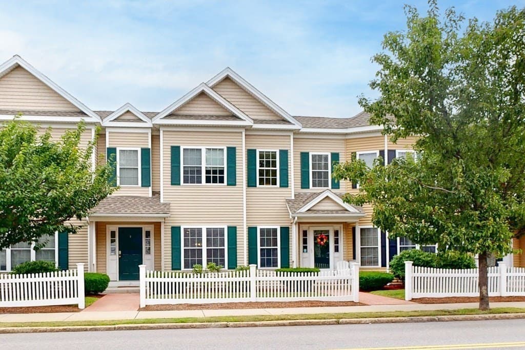 215 Harvard # 19, Medford MA 02155