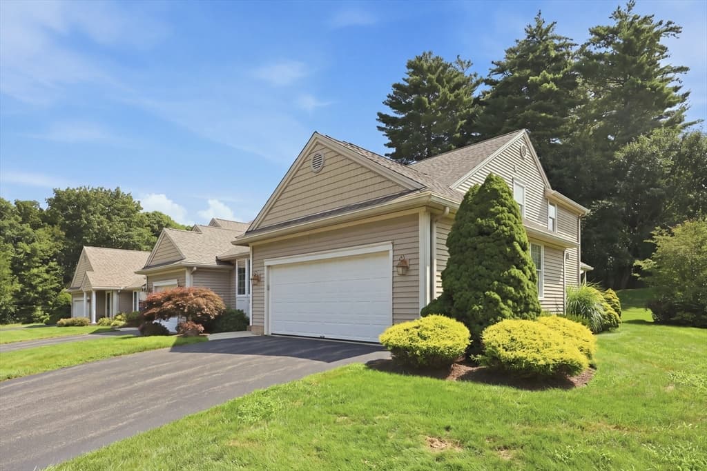 341 Pinehurst Dr. # 341, East Longmeadow MA 01028