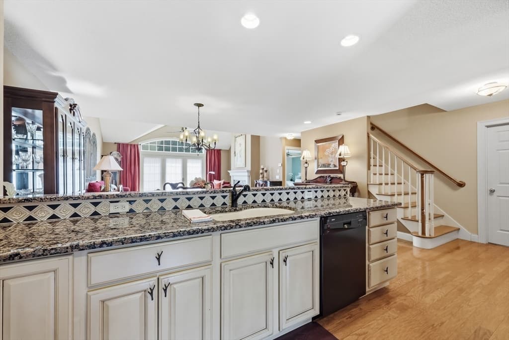 341 Pinehurst Dr. # 341, East Longmeadow MA 01028 photo 8