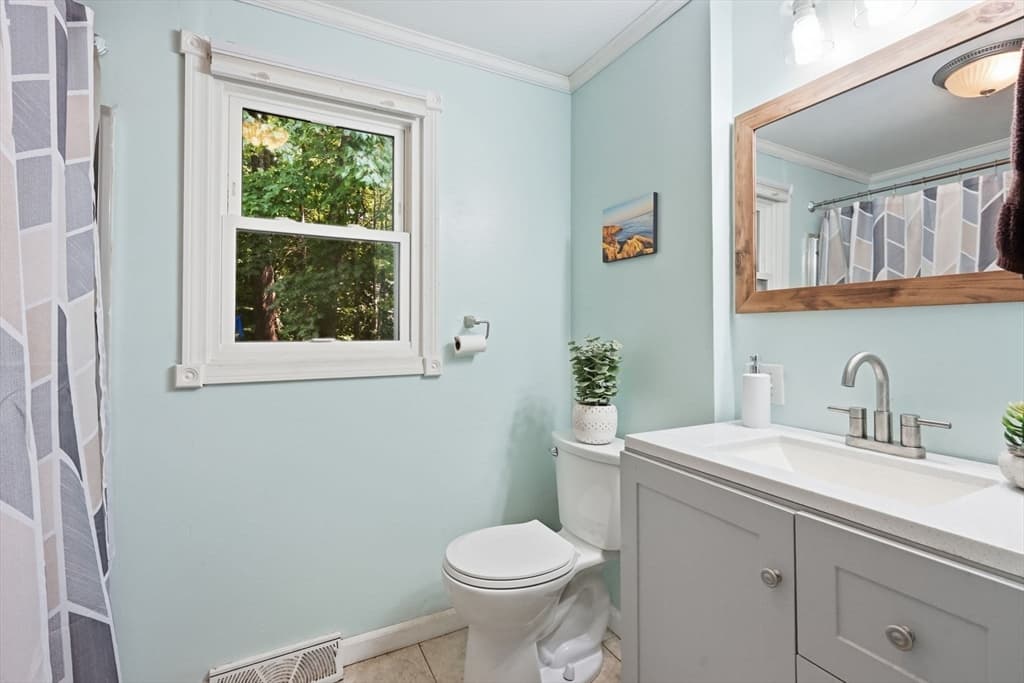 223 Garnet St, Springfield MA 01129 photo 16