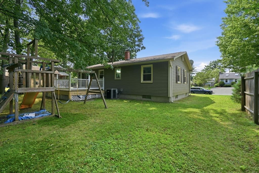 223 Garnet St, Springfield MA 01129 photo 30
