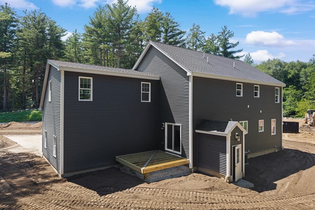 80 Hampstead St, Methuen MA 01844 photo 4
