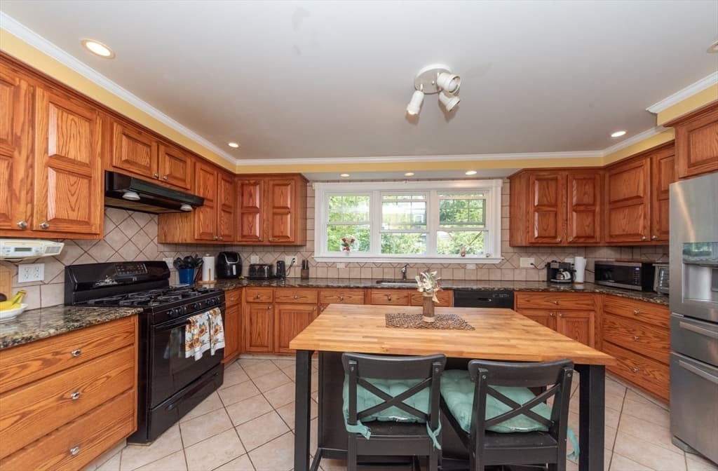 30 Phillips Ave, Stoughton MA 02072 photo 20