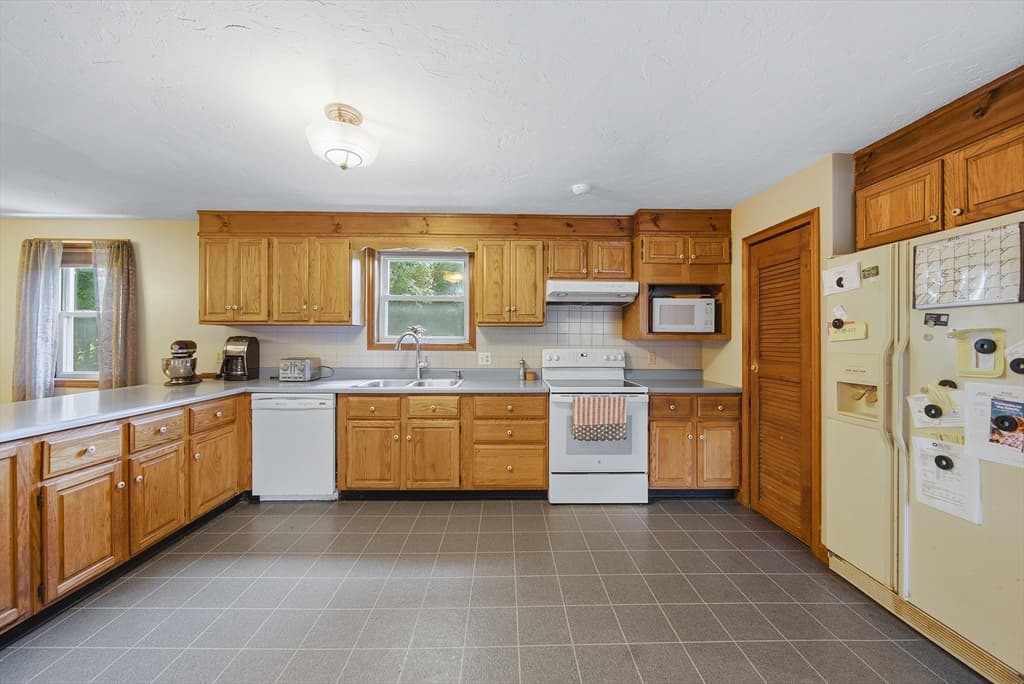 2 Birch St, Oxford MA 01540 photo 11