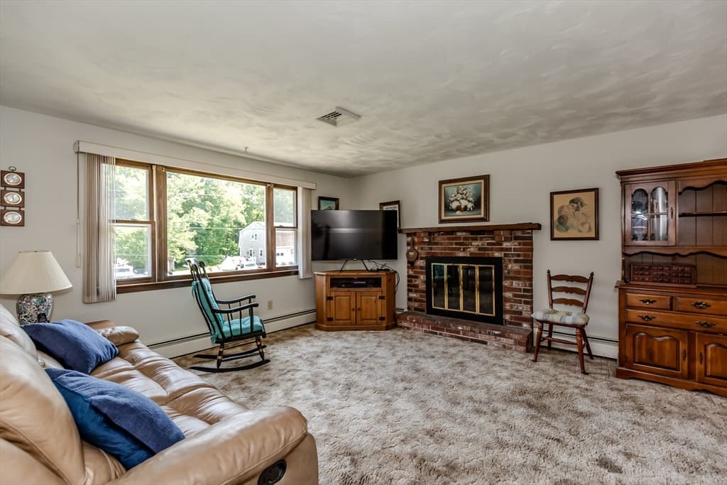 21 Evergreen Drive, Swansea MA 02777 photo 6