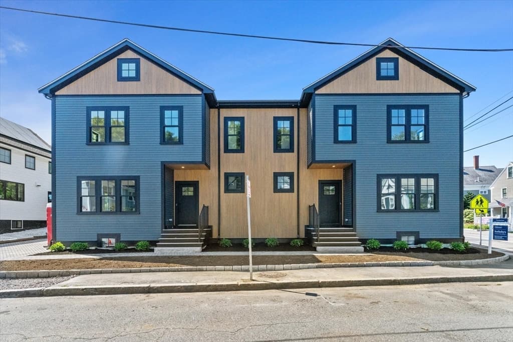 1 Brook # 1A, Manchester MA 01944