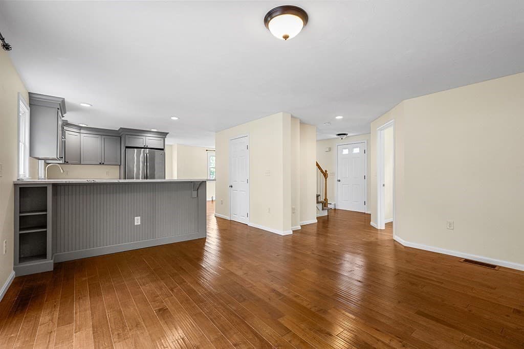 95 Franklin St, Wrentham MA 02093 photo 9