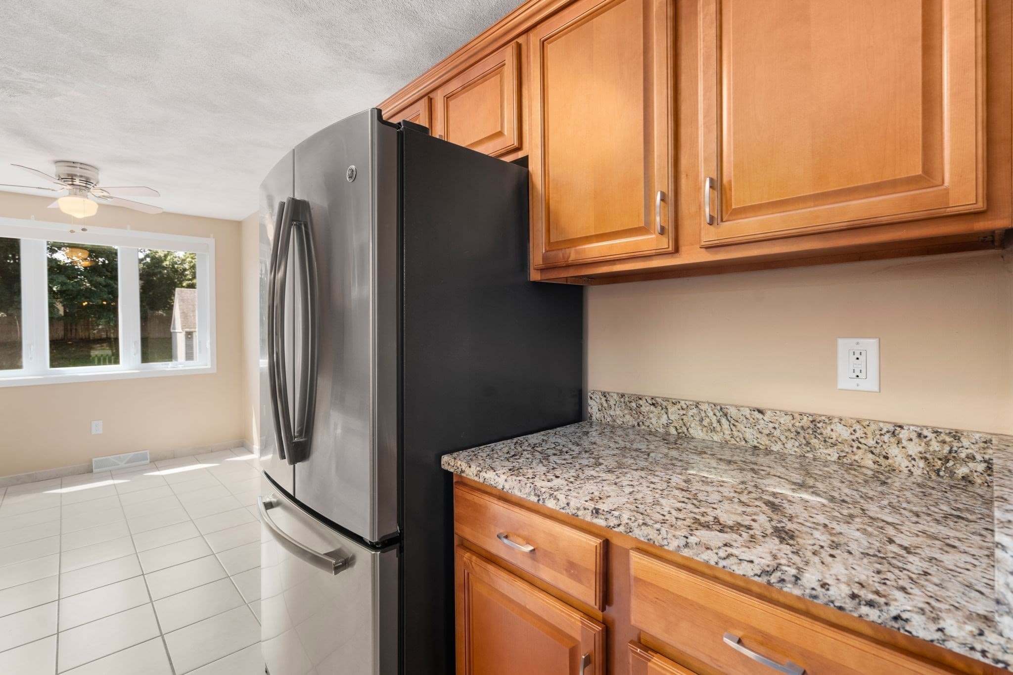 Condominium at 31 Blithewood Ave # 205, Worcester MA 01604, photo 6 of 34