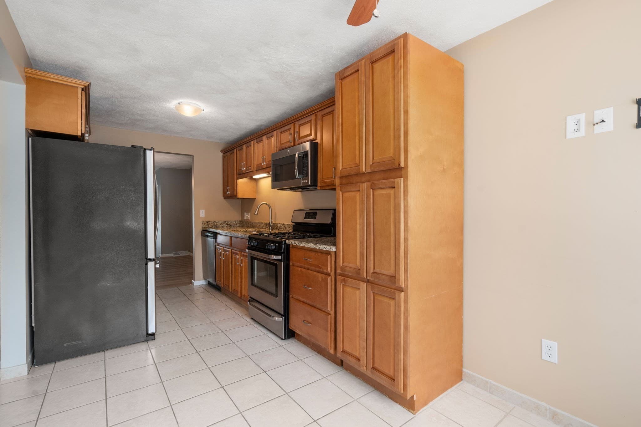 Condominium at 31 Blithewood Ave # 205, Worcester MA 01604, photo 7 of 34