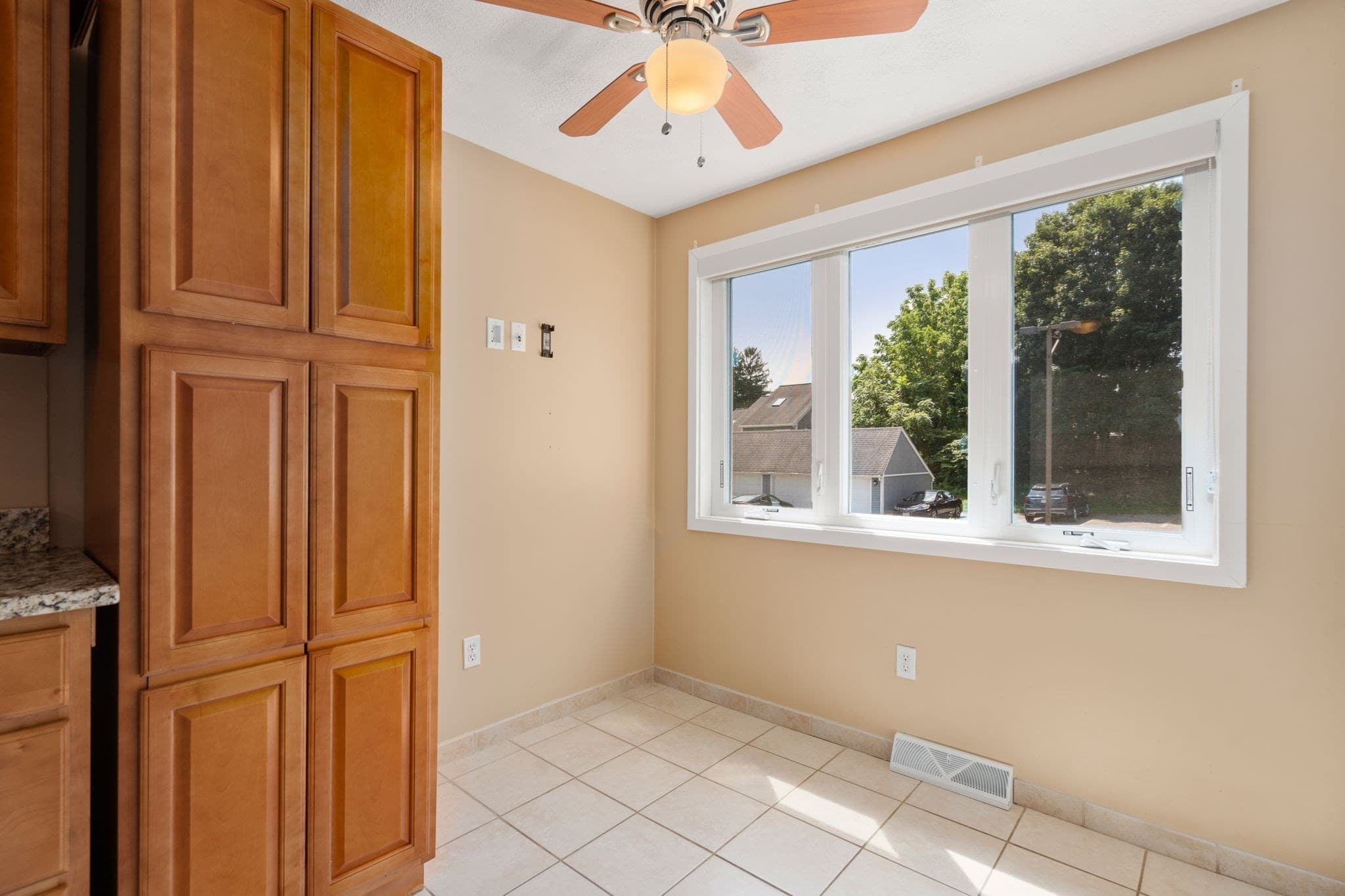Condominium at 31 Blithewood Ave # 205, Worcester MA 01604, photo 9 of 34