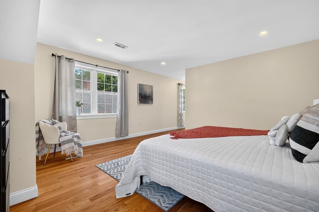 89 Overland Rd # 2, Waltham MA 02451 photo 18