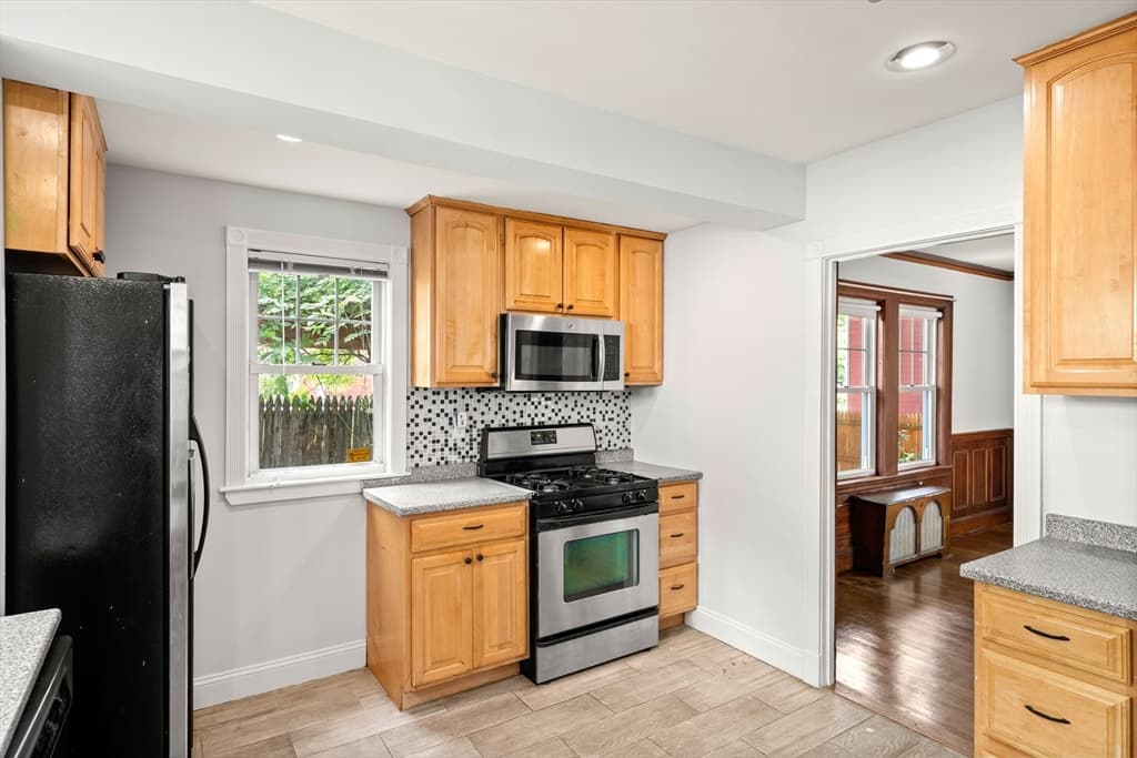 12 Oakridge Street, Boston MA 02124 photo 6
