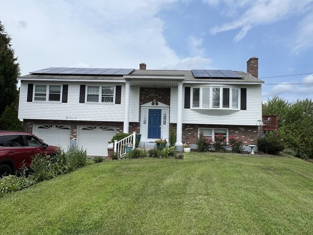 27 Hill St, Leominster MA 01453