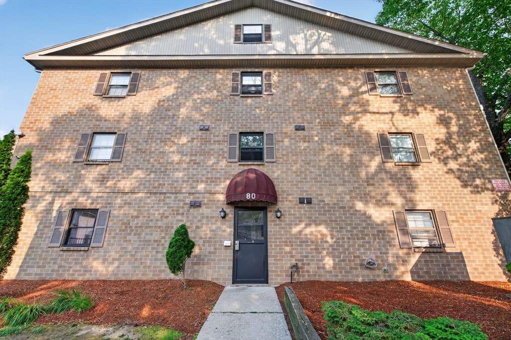 80 Stanton St # 27, Worcester MA 01605 photo 3