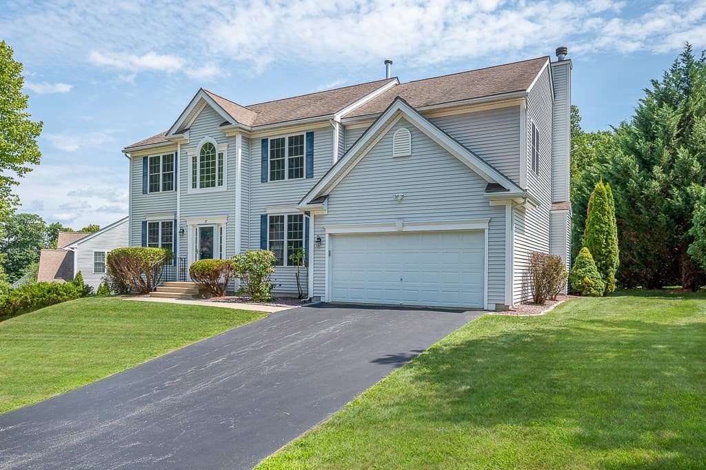 Single Family Residence at 37 Aspen Avenue, Grafton MA 01560, Grafton, photo 2 of 42