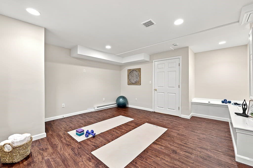 Single Family Residence at 37 Aspen Avenue, Grafton MA 01560, Grafton, photo 40 of 42