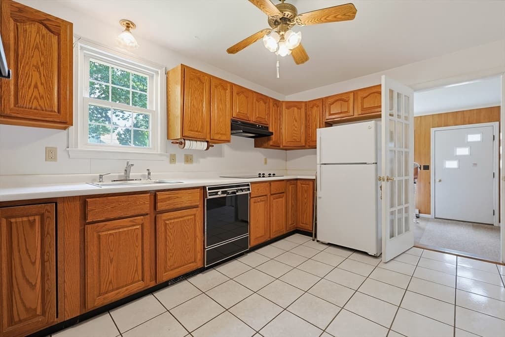 69 Ridge Road, Marlborough MA 01752 photo 3