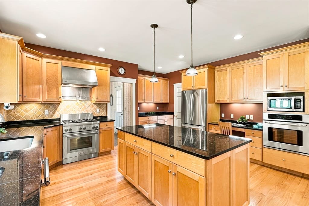 3 Graystone Way, Southborough MA 01772 photo 12