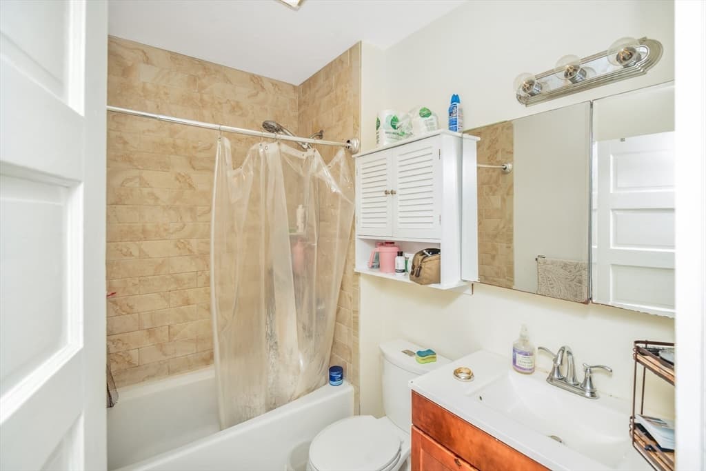 134 Willow St, Quincy MA 02170 photo 11