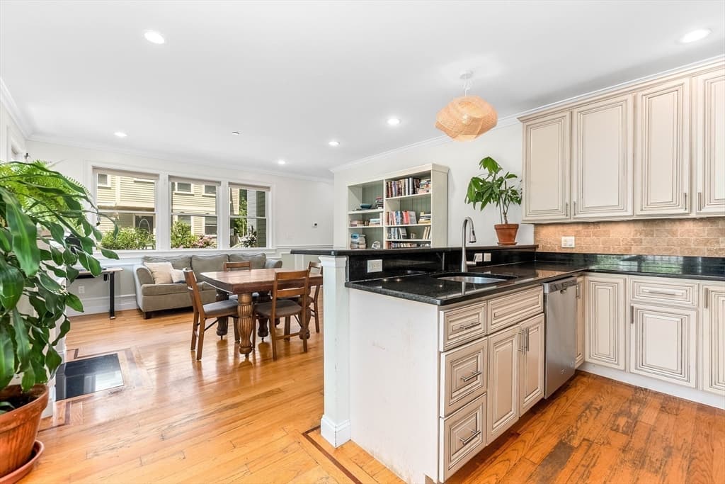 24 Custer St # 1, Boston MA 02130 photo 7