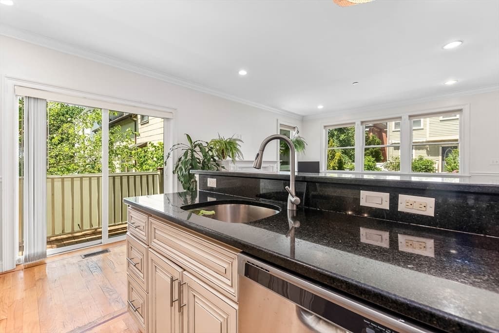 24 Custer St # 1, Boston MA 02130 photo 9