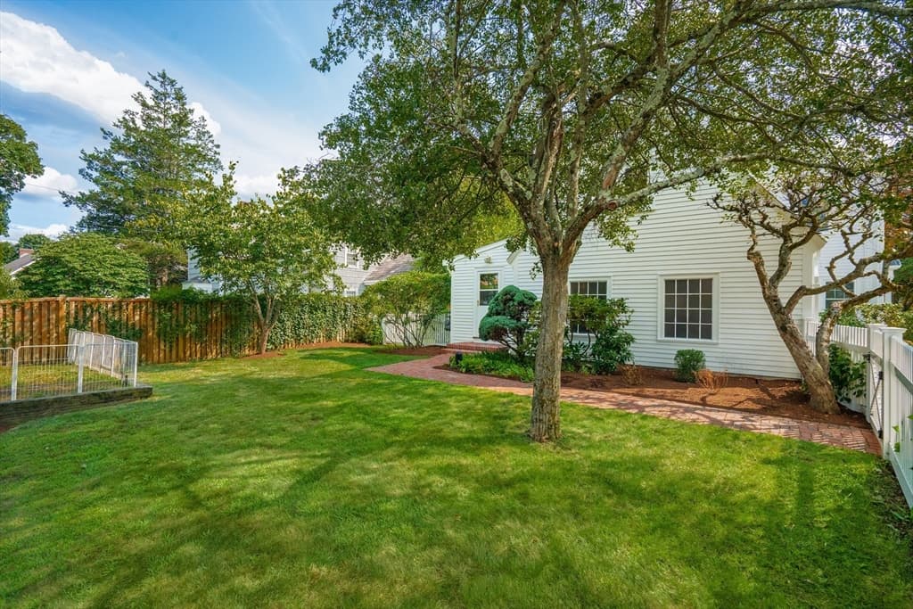Single Family Residence at 8 Manitoba Rd, Newton MA 02468, Newton, photo 2 of 38