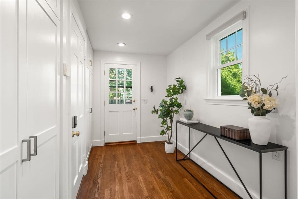 Single Family Residence at 8 Manitoba Rd, Newton MA 02468, Newton, photo 18 of 38