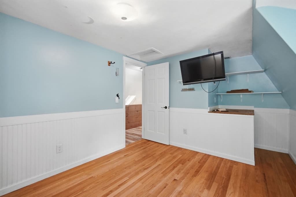 75 Tioga St, Springfield MA 01128 photo 21