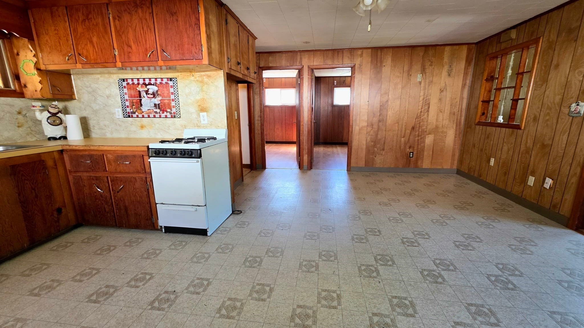 Single Family Residence at 27 Richie Rd, Douglas MA 01516, photo 6 of 24