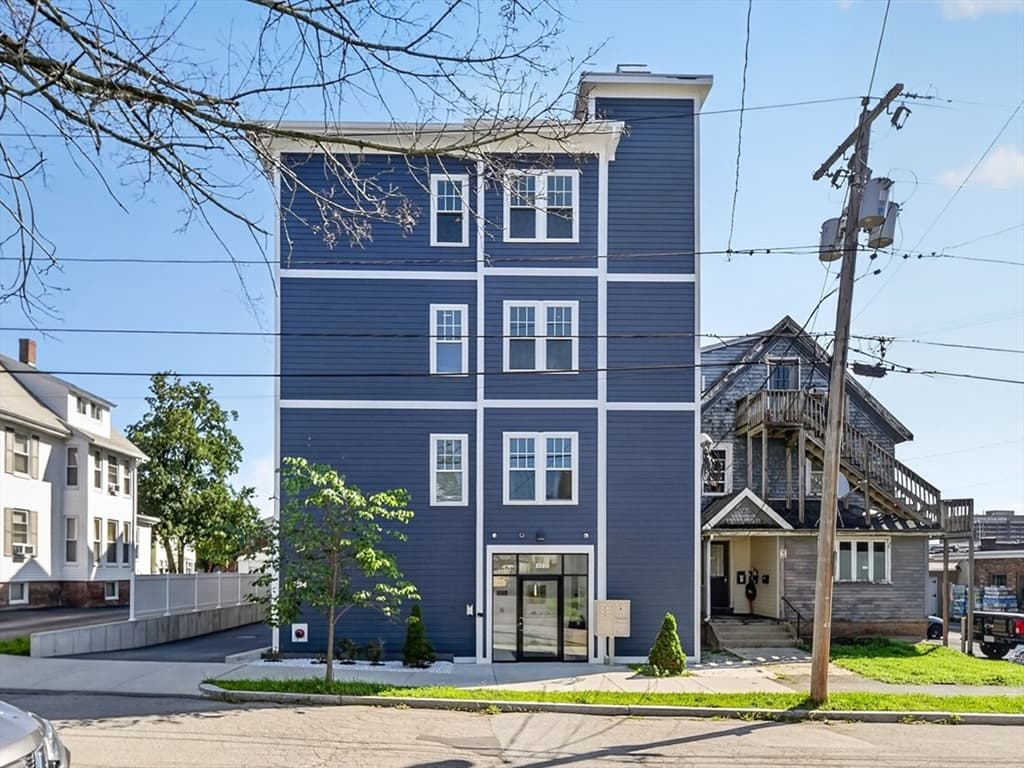 222 Arlington St # 2B, Quincy MA 02170
