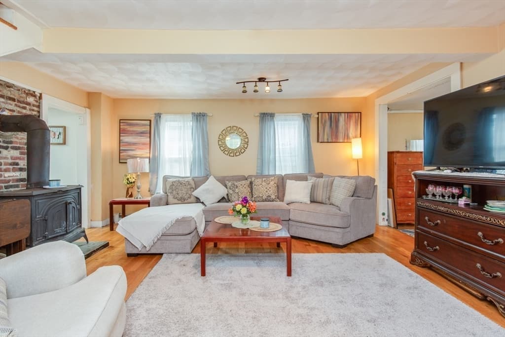91 Lake Street, Tewksbury MA 01876 photo 4