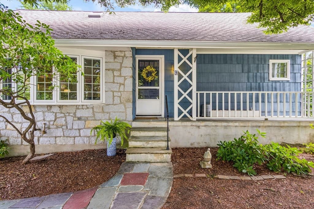 4 Murdoch Road, Natick MA 01760