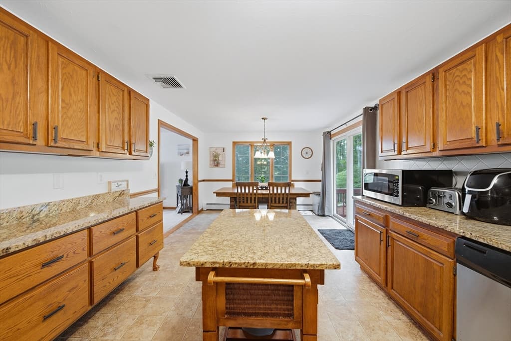 27 Reilly Ave, Blackstone MA 01504 photo 14