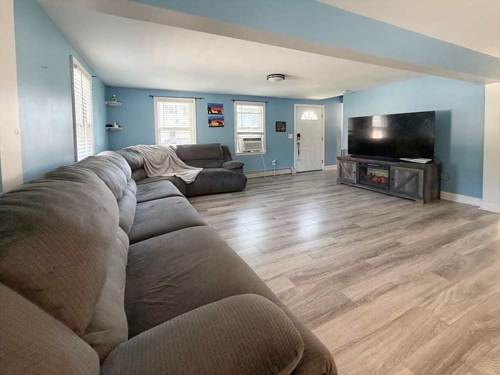 79 Lorchris St, Leominster MA 01453 photo 13