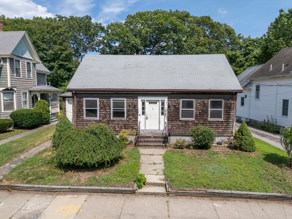 23 Hodges St, Attleboro MA 02703
