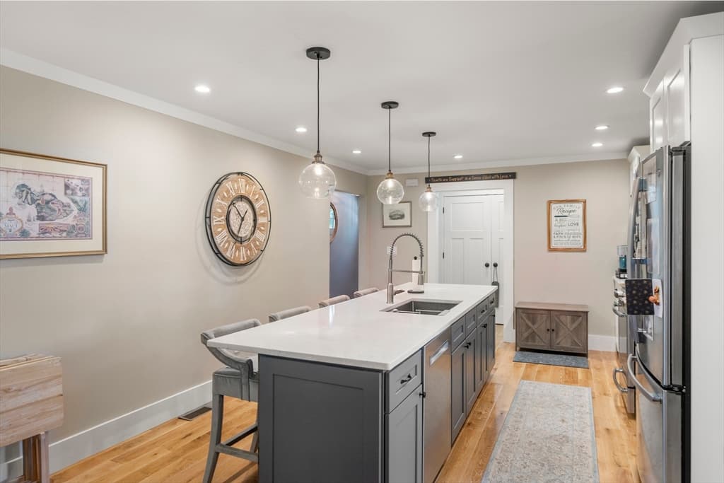 54 Canterbury St, Hingham MA 02043 photo 6