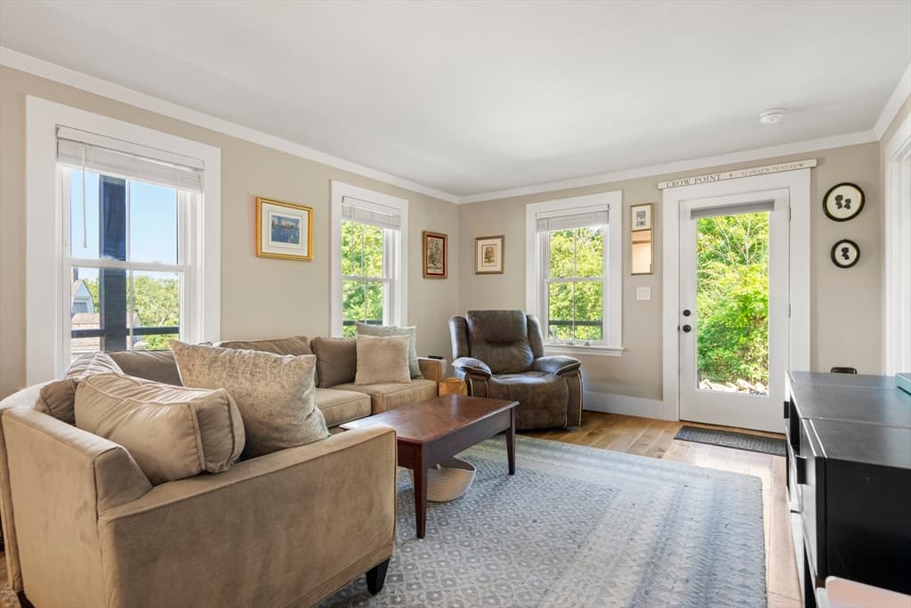 54 Canterbury St, Hingham MA 02043 photo 9